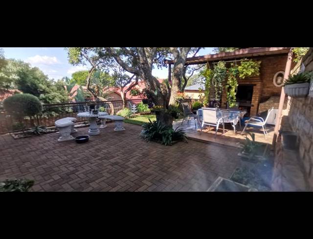 4 BEDROOM APARTMENT FOR SALE IN NINAPARK